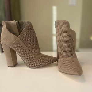 Beige Suede Point Toe Block Heel Boots. Size 8.5